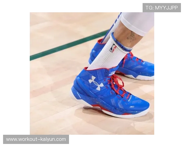 足球球星穿着球袜的时尚搭配解析如何在比赛与休闲中展现独特魅力 足球球星穿着球袜的时尚搭配解析如何在比赛与休闲中展现独特魅力